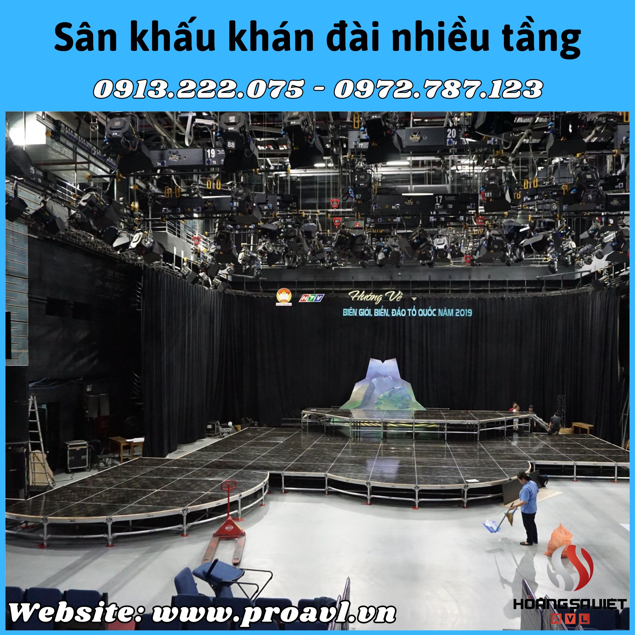 Multi-tiered grandstand stage